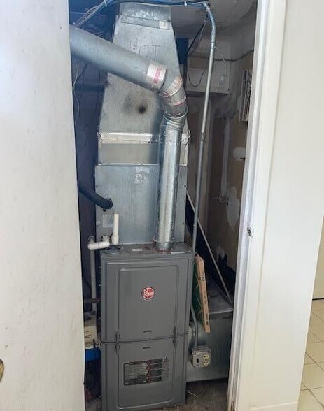 More Photos Of 2110 Clove Rd, Staten Island Storefront Retail Office For Sale