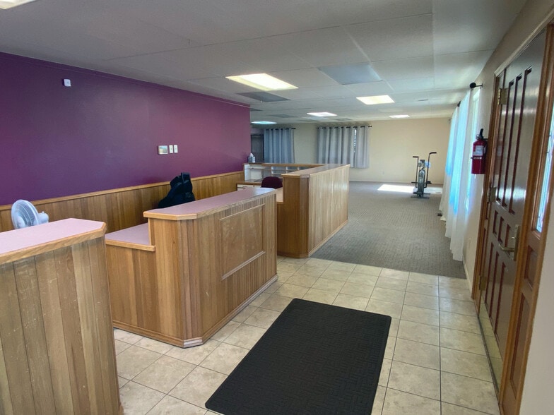 More Photos Of 13033 SE Rusk Rd, Portland Office For Sale