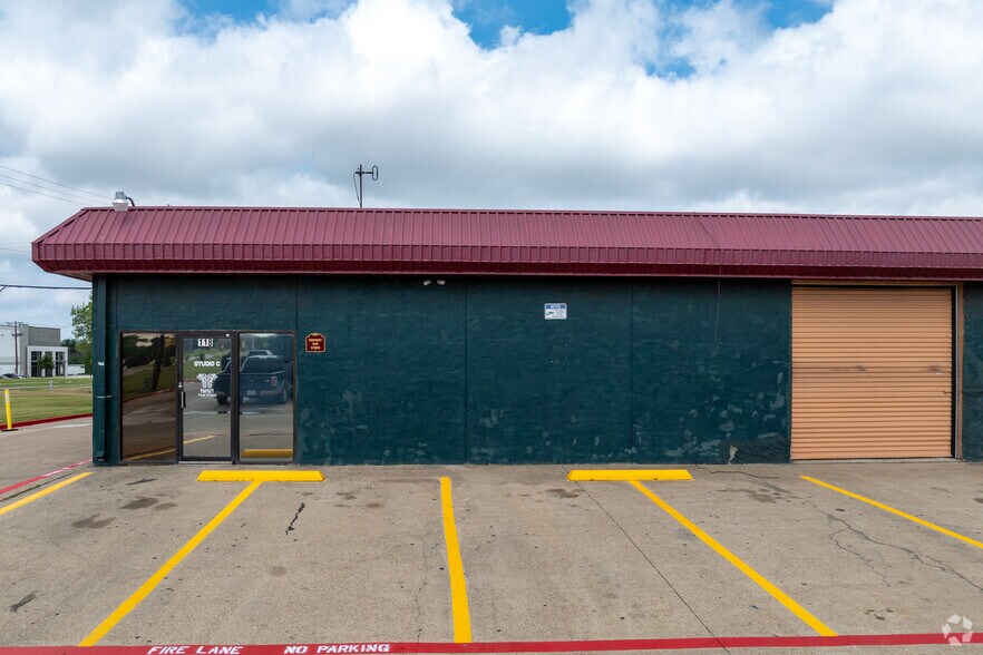 More Photos Of 1228 W Scyene Rd, Mesquite Unknown For Lease