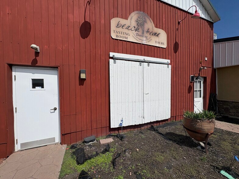 More Photos Of 32191 Nassau Rd, Lewes Freestanding For Lease