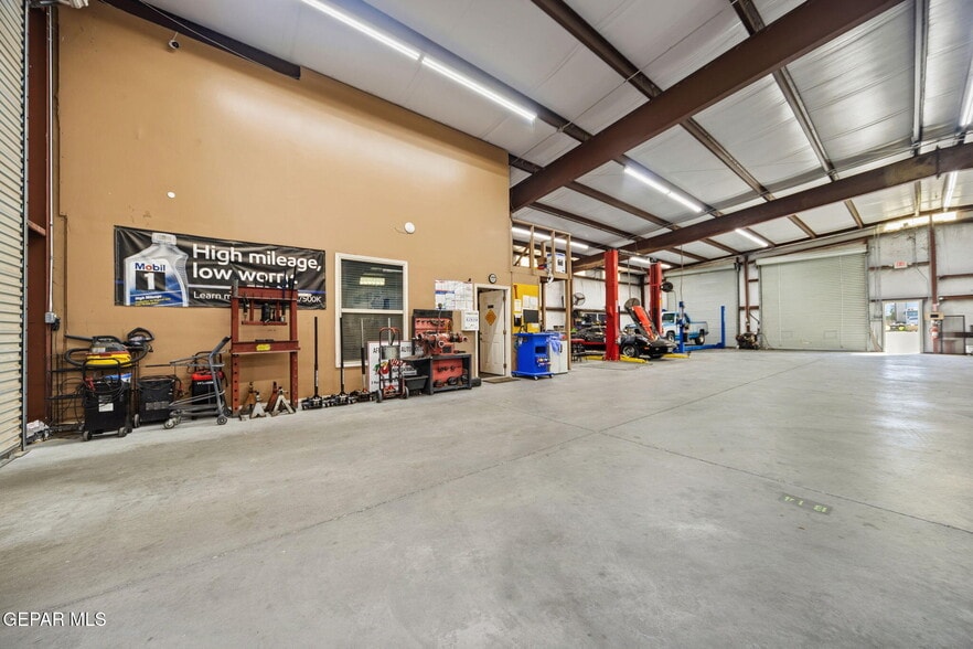 More Photos Of 5368 Doniphan Dr, El Paso Service For Sale
