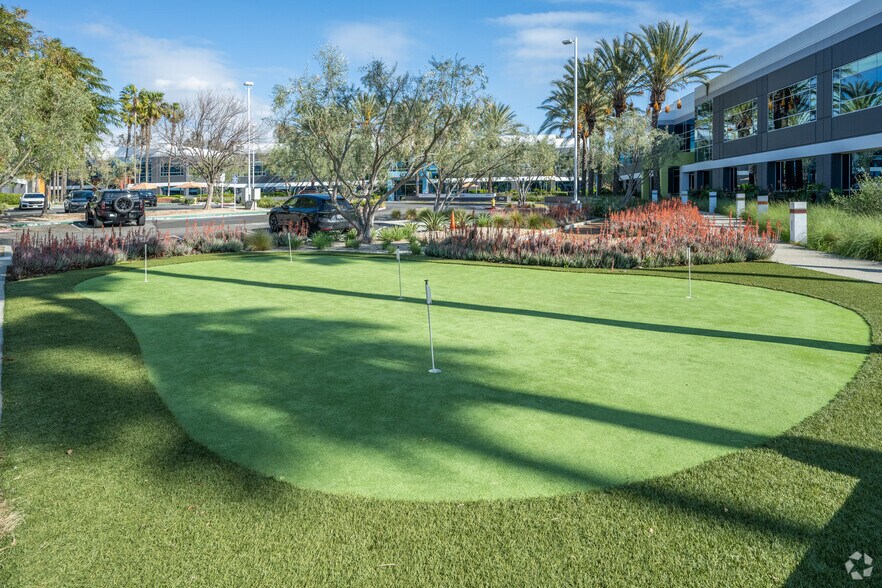 More Photos Of 25361 Commercentre Dr, Lake Forest Loft Creative Space For Lease