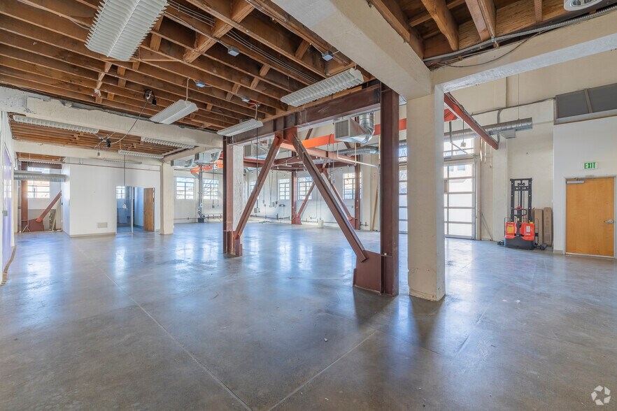 More Photos Of 380 Washington St, Oakland Unknown For Lease