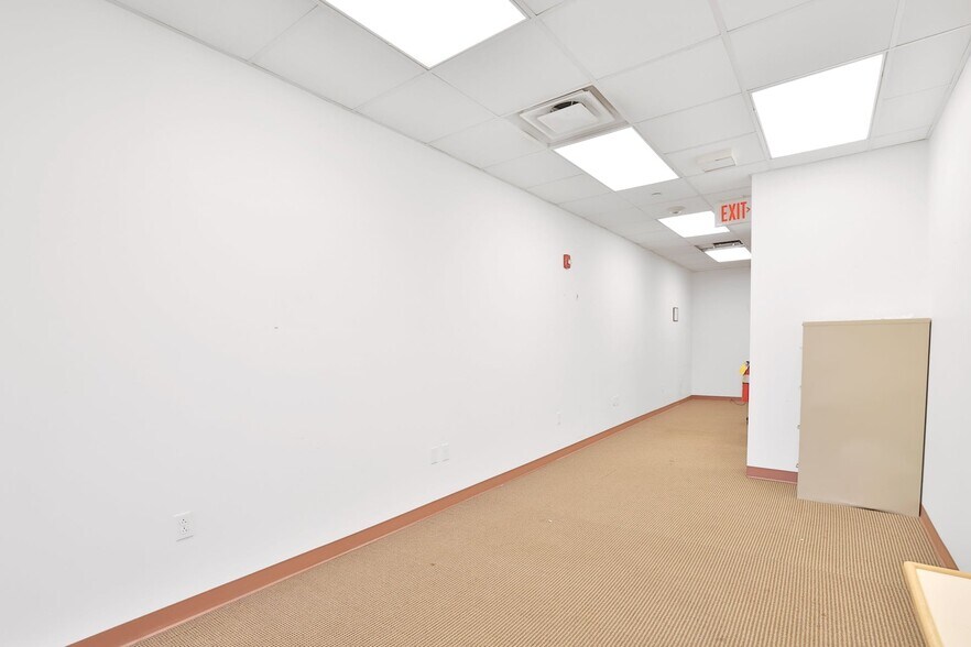 More Photos Of 249-285 Lafayette Ave, Suffern Hospital For Lease