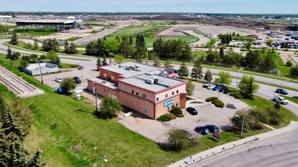 More Photos Of 11812-11820 121 St NW, Edmonton Office For Sale