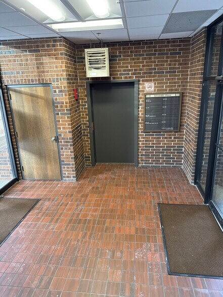 More Photos Of 321-395 E Dundee Rd, Wheeling Unknown For Lease