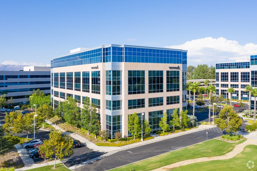 More Photos Of 21255 Burbank Blvd, Woodland Hills Office For Lease