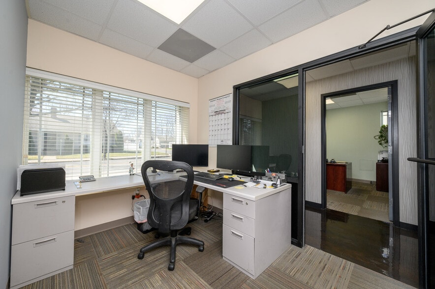 More Photos Of 1400 Union Ave, Union Beach Office For Sale