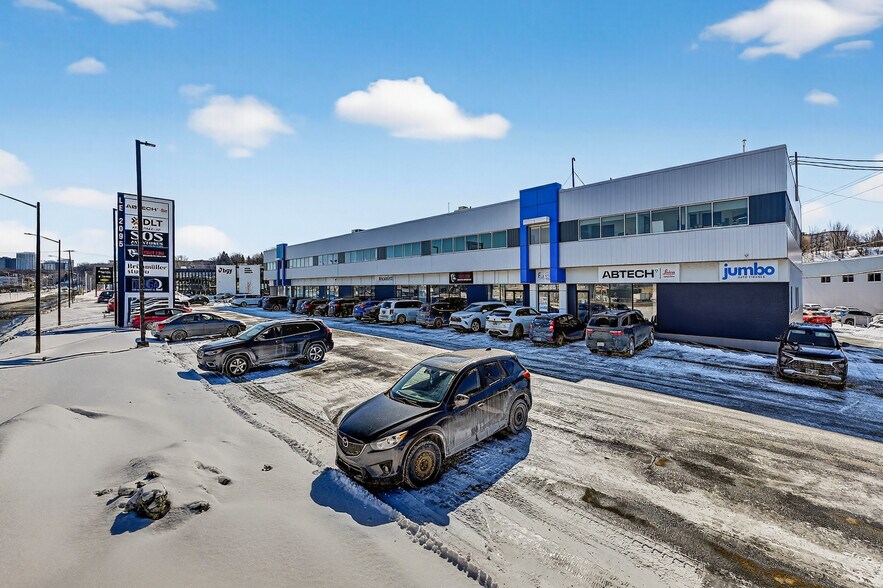 More Photos Of 2095 Rue Frank-Carrel, Québec Industrial For Sale