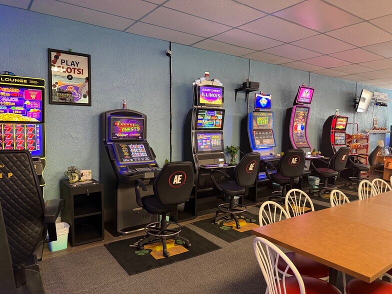 More Photos Of 130 Central Ave, Kincaid General Retail For Sale