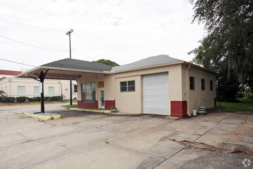 Primary Photo Of 301-303 E Main St, Wauchula Service Station For Sale