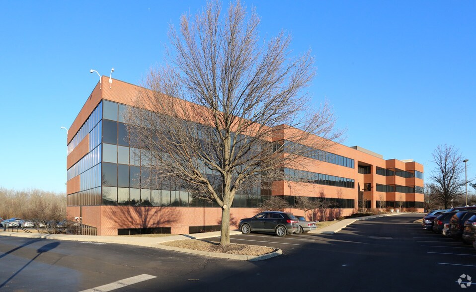 More Photos Of 2780 Airport Dr, Columbus Office For Lease