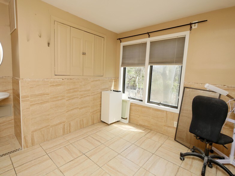 More Photos Of 4515 Nesconset Hwy, Port Jefferson Station Freestanding For Lease