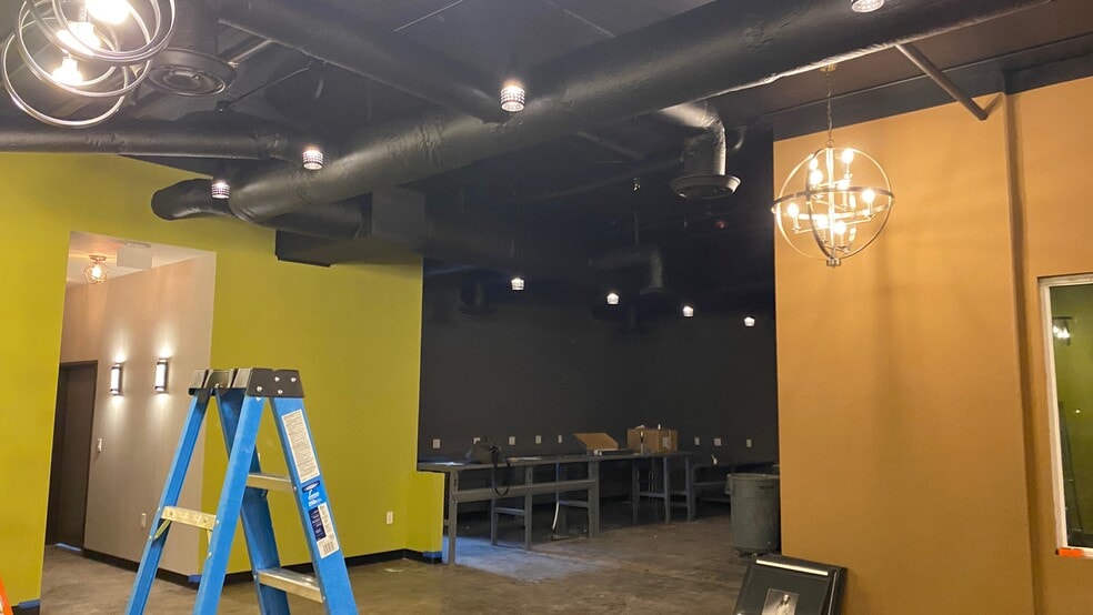 More Photos Of 62 Main St, Colleyville General Retail For Sale