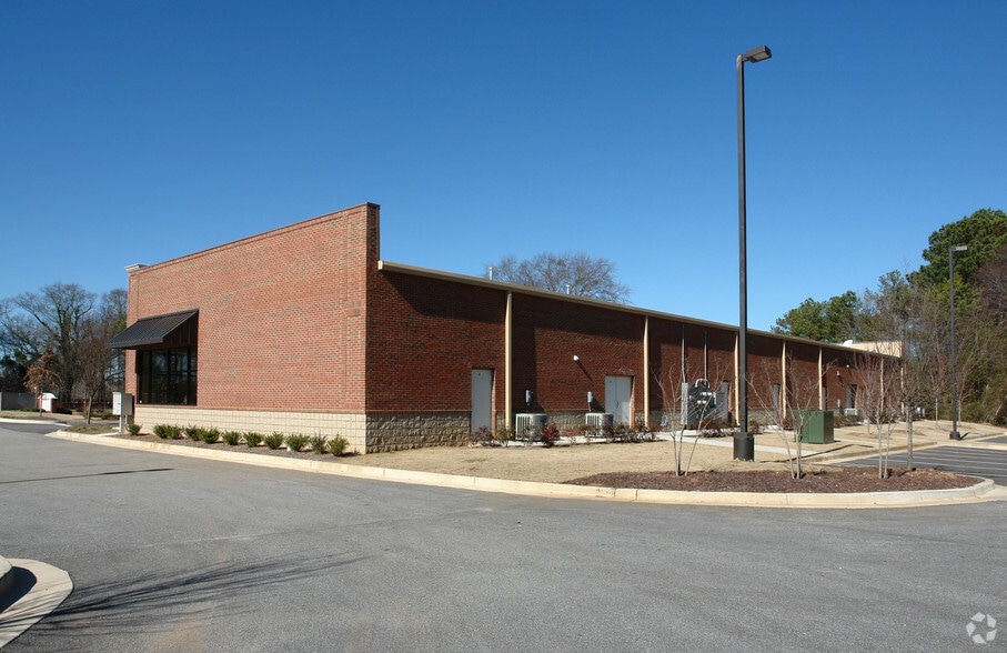 More Photos Of 357 Highway 74 N, Peachtree City General Retail For Lease