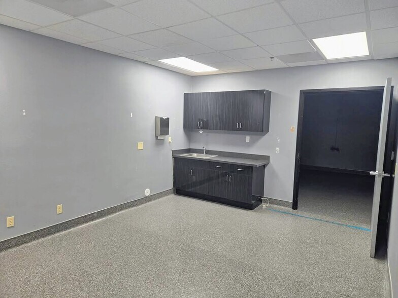 More Photos Of 2150 N Waterman Ave, San Bernardino Medical For Lease