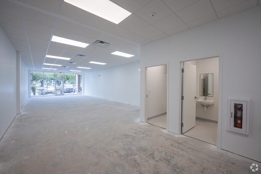 More Photos Of 12100 Collegiate Way, Orlando Unknown For Lease