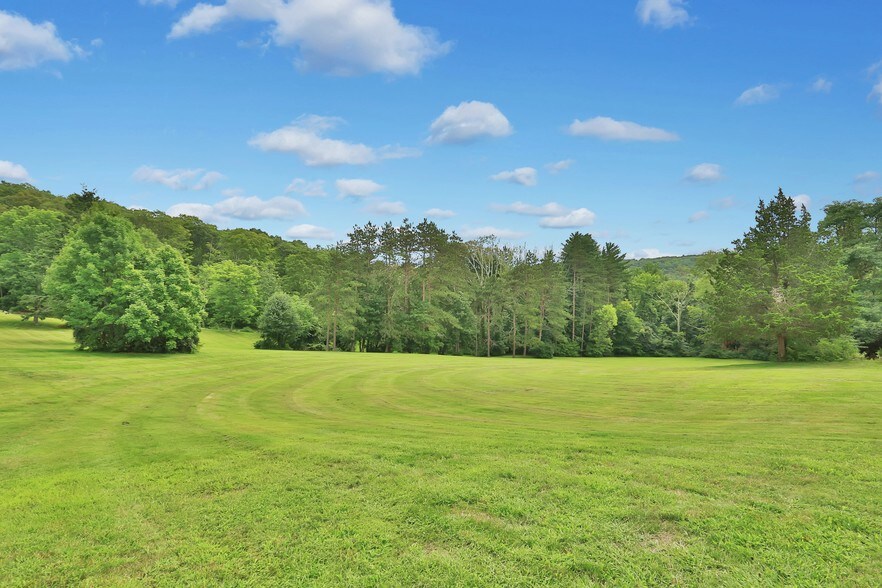 More Photos Of 150 Sister Servants Ln, Sloatsburg Lodge Meeting Hall For Sale