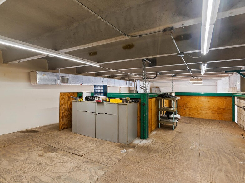 More Photos Of 1360-1396 SE Huffman Rd, Port Saint Lucie Warehouse For Lease