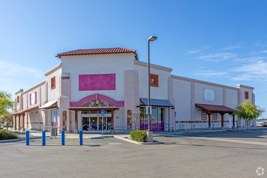 More Photos Of 1209 W Pacheco Blvd, Los Banos Freestanding For Lease