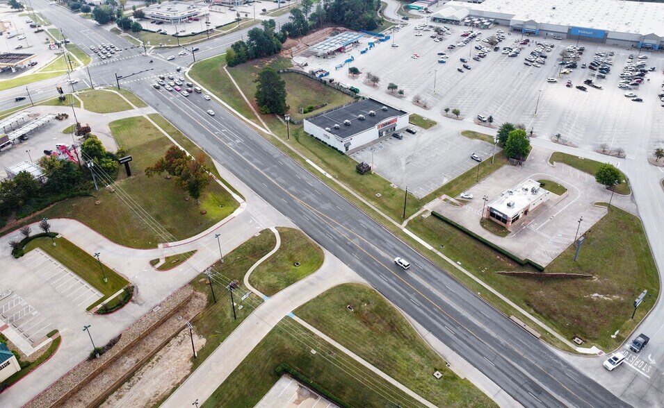 More Photos Of 3816 State Highway 64 W, Tyler Freestanding For Lease