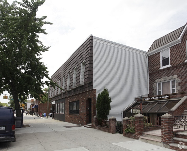 More Photos Of 21-82-21-84 Steinway St, Astoria Medical For Lease