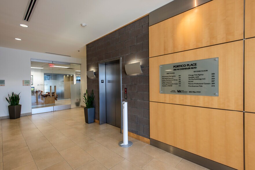 More Photos Of 2121 W Chandler Blvd, Chandler Office For Lease