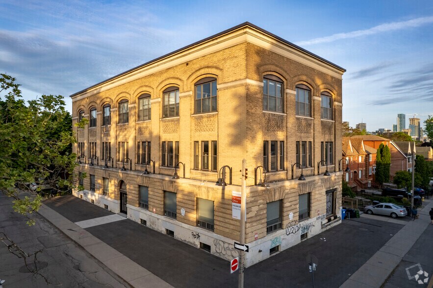 Primary Photo Of 91 Oxford St, Toronto Office For Lease