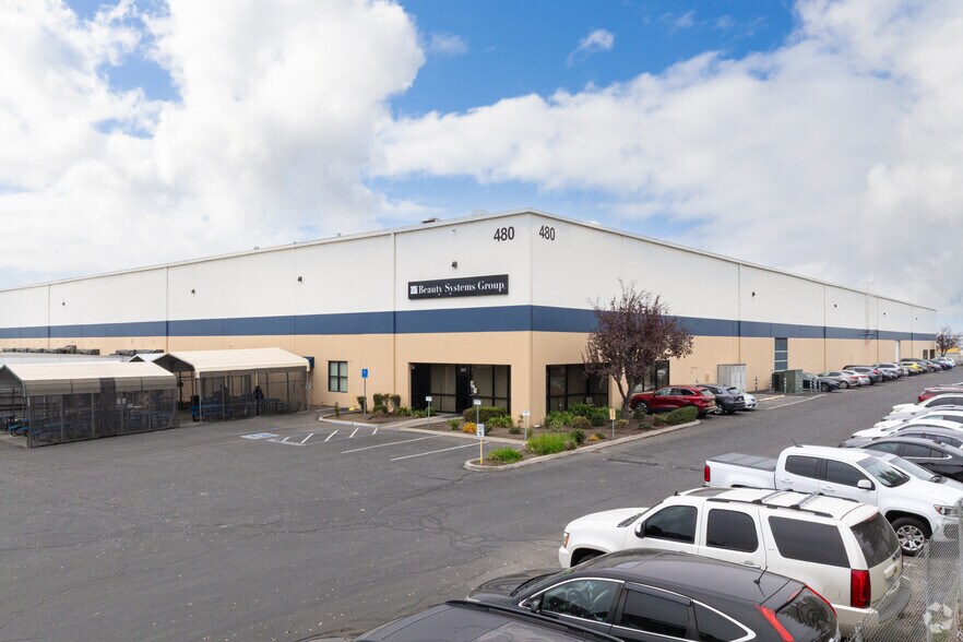 More Photos Of 480 E North Ave, Fresno Warehouse For Lease