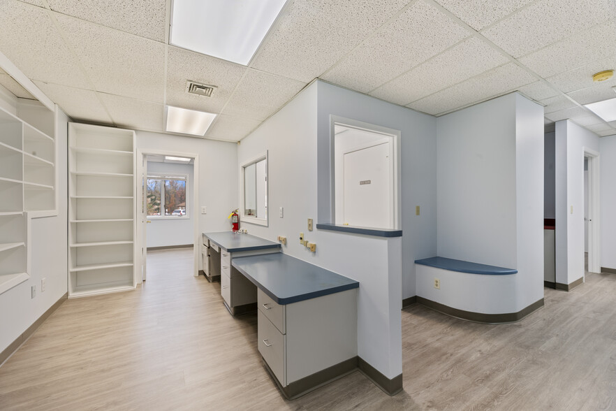 More Photos Of F1 Brier Hill Ct, East Brunswick Office For Sale