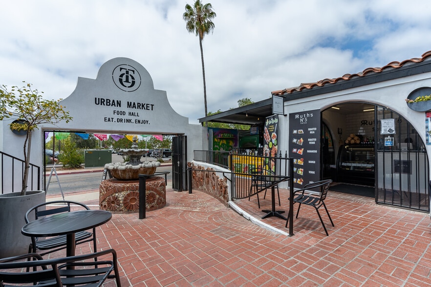 More Photos Of 2548 Congress St, San Diego Restaurant For Lease