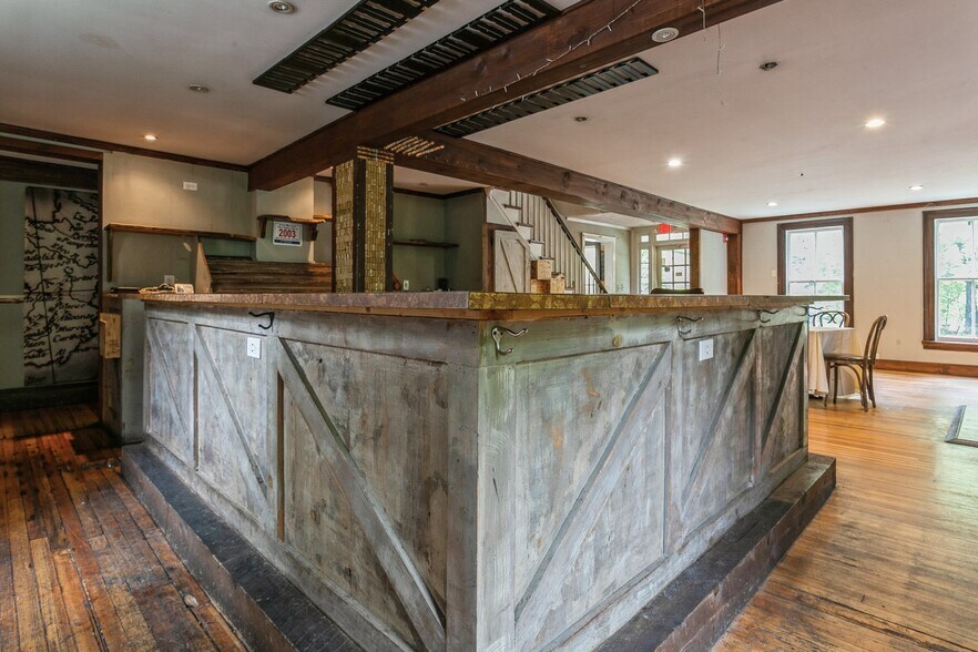 More Photos Of 234 N Bedford Rd, Mount Kisco Freestanding For Sale