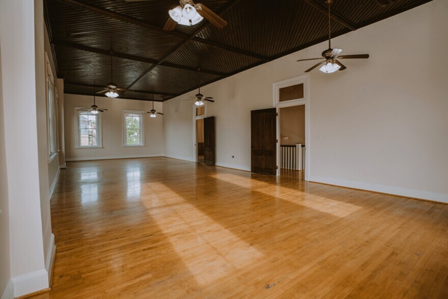 More Photos Of 441 Washington St, Portsmouth Office Residential For Sale