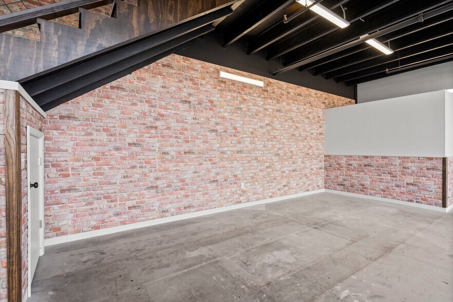 More Photos Of 1435 FM 1463 Rd, Katy Showroom For Sale