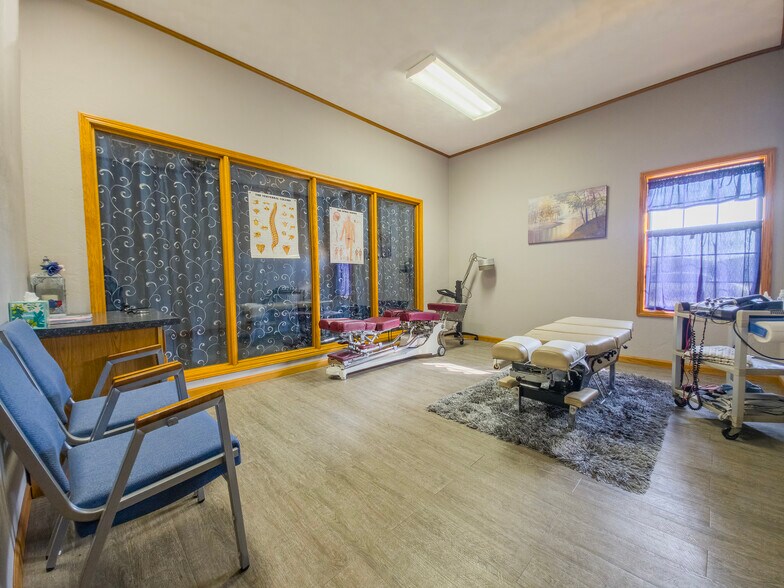 More Photos Of 2103 W 9th St, Mount Carmel Office For Sale
