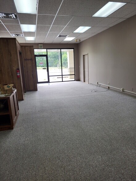 More Photos Of 105 Passion Play Rd, Eureka Springs General Retail For Lease