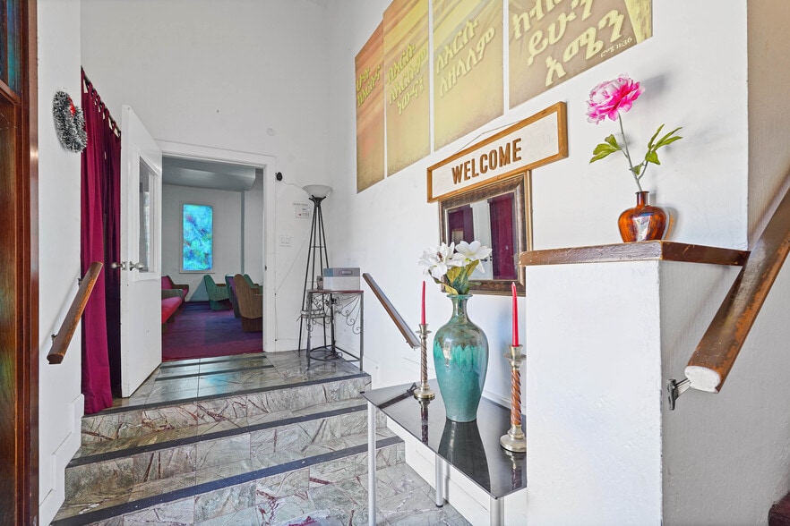 More Photos Of 2703 California St, Berkeley Religious Facility For Sale