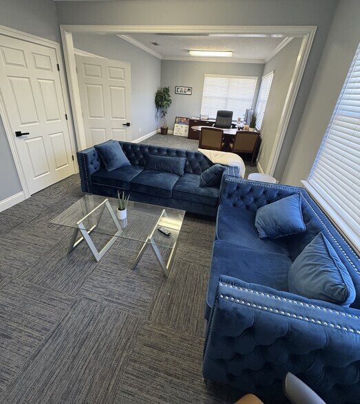 More Photos Of 11555 Central Pky, Jacksonville Office For Sale
