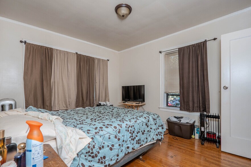 More Photos Of 7701 S Eggelston St, Chicago Apartments For Sale