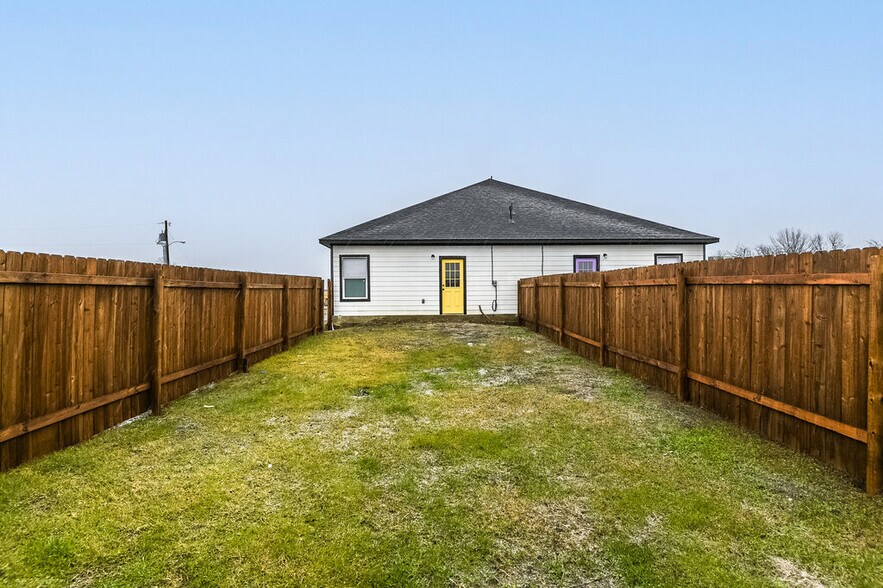More Photos Of 1020 Burnett blvd, Alvarado Apartments For Sale