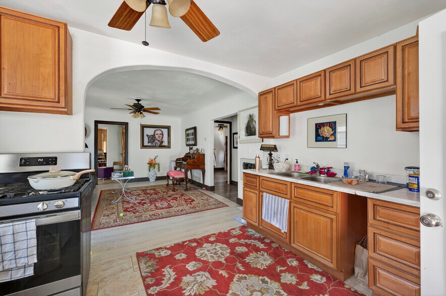 More Photos Of 2091 Locust Rd, Montrose Apartments For Sale