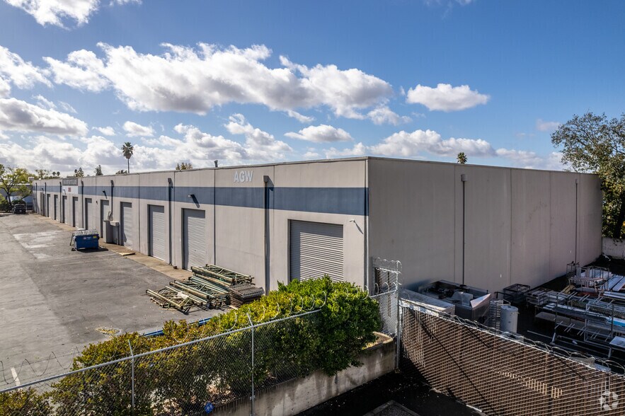 More Photos Of 2655 Land Ave, Sacramento Warehouse For Lease