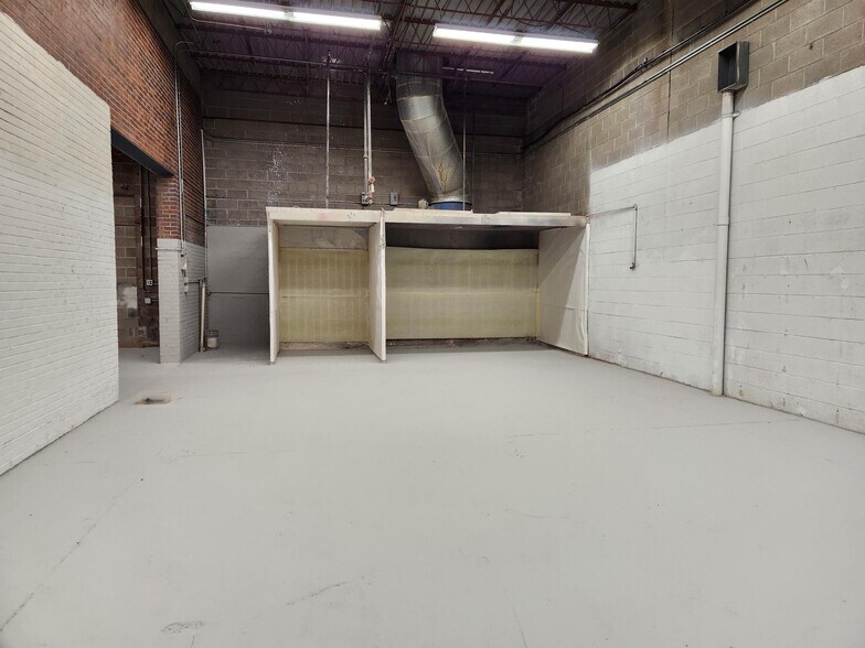 More Photos Of 4400-4460 Lipan St, Denver Manufacturing For Sale