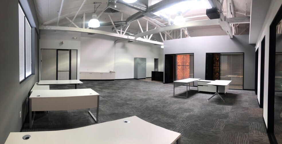 More Photos Of 2102 Dennison St, Oakland Flex For Lease