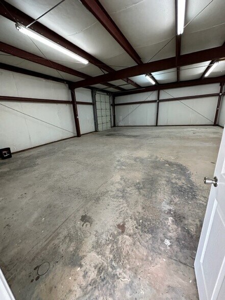 More Photos Of 1484 Lake City Industrial Ct, Morrow Flex For Lease
