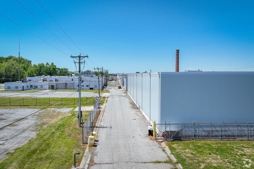 More Photos Of 502 Factory Ave, Ridgely Industrial For Sale