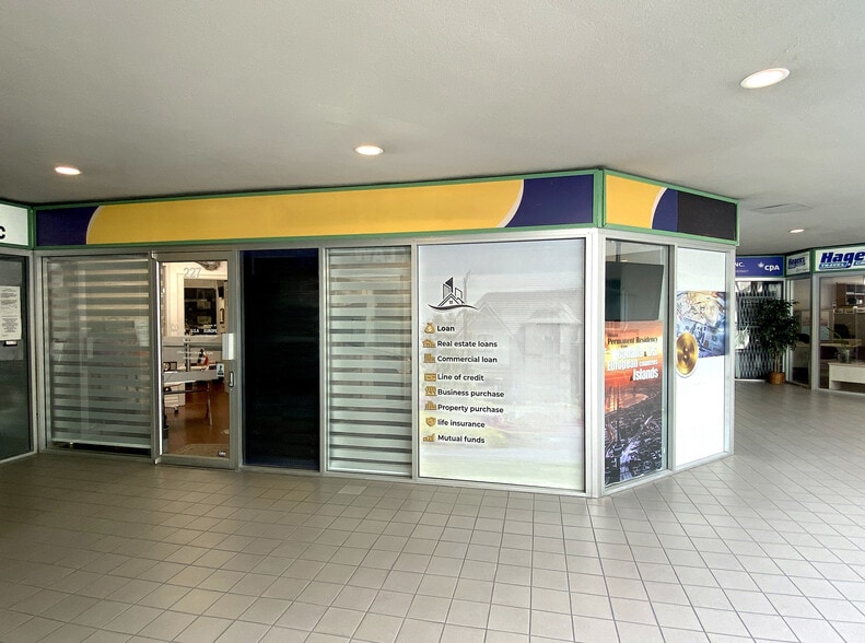 More Photos Of 1433 Lonsdale Ave, North Vancouver Storefront For Sale