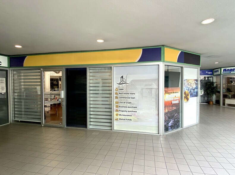 More Photos Of 1433 Lonsdale Ave, North Vancouver Storefront For Sale