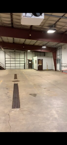 More Photos Of 3055 McMillen St, Eau Claire Warehouse For Lease