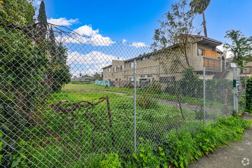 More Photos Of 13840 Sherman Way, Van Nuys Land For Sale